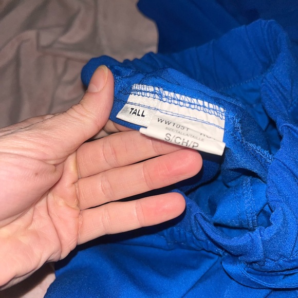 🔹Barely worn scrub set in Blue 🔹 - Picture 4 of 4